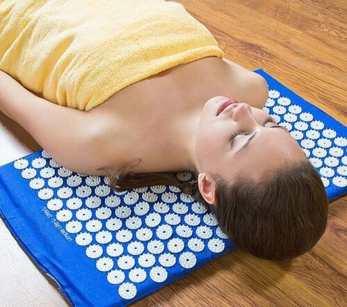 Аплікатар Kuznetsov з шыйным астэахандрозам